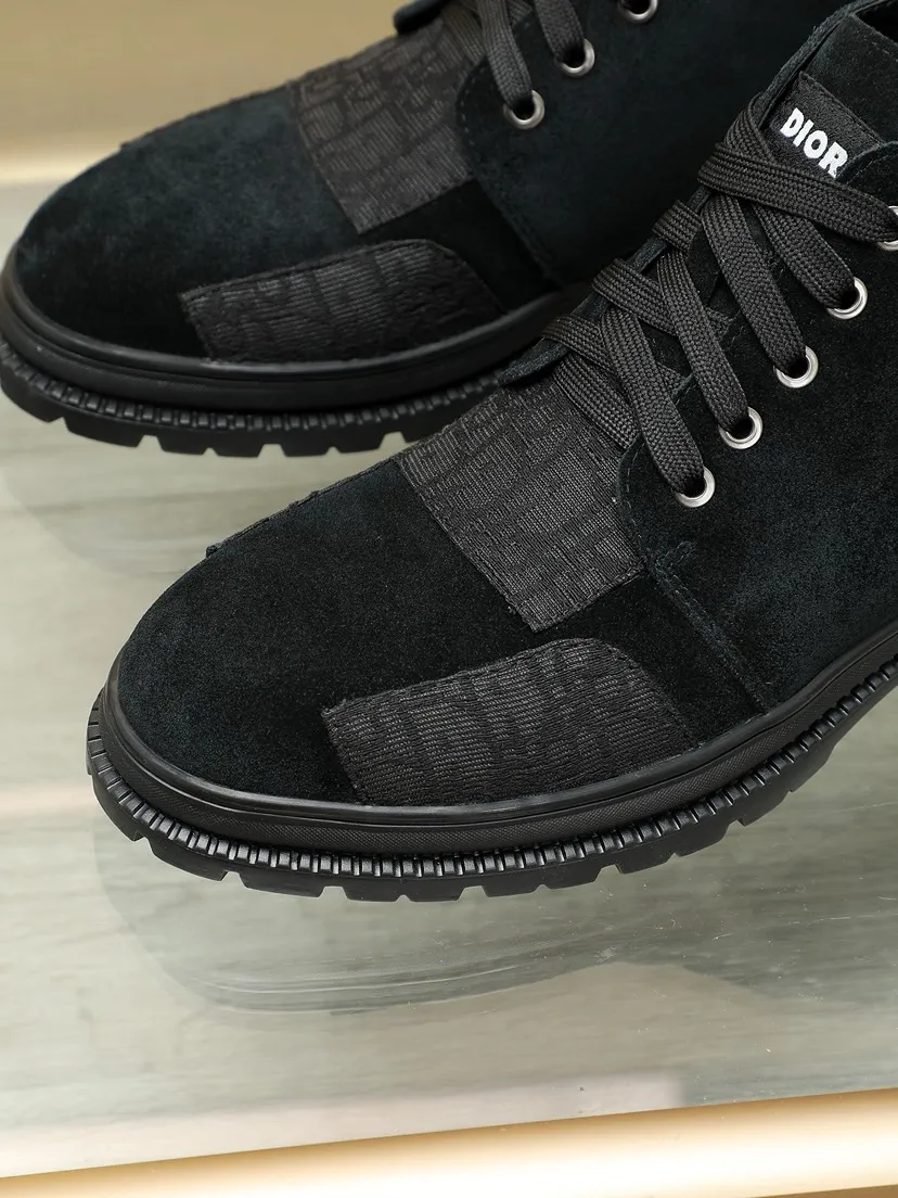 Factory P460 men's shoes💰【Dior】Dior✨ is online simultaneously👏 This casual sports shoe is a new product in the series and continues Di*r's classic style. The upper is made of original first-layer cowhide, paired with a textured outsole, and the brand's iconic details are on the side openings to enhance the style. Fashionable and versatile. Create a casual look. Size: 38-44 (45 customized)